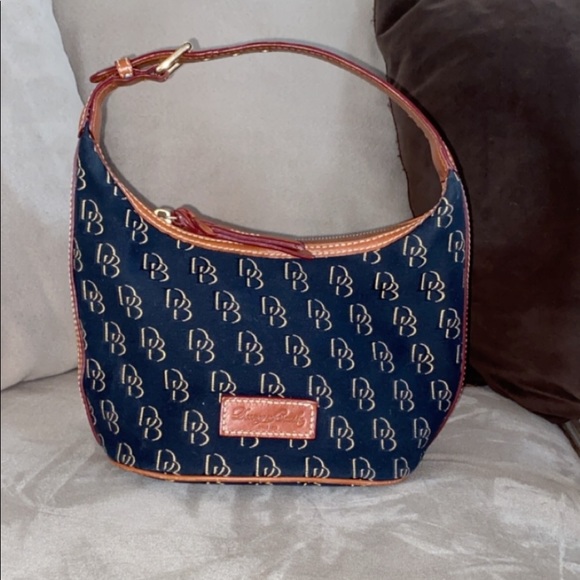 dooney and bourke handbag - Picture 1 of 3